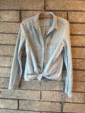 Levis Womens Light Blue Button-Up Shirt With Pocket & Tie-Front Detail Size Larg